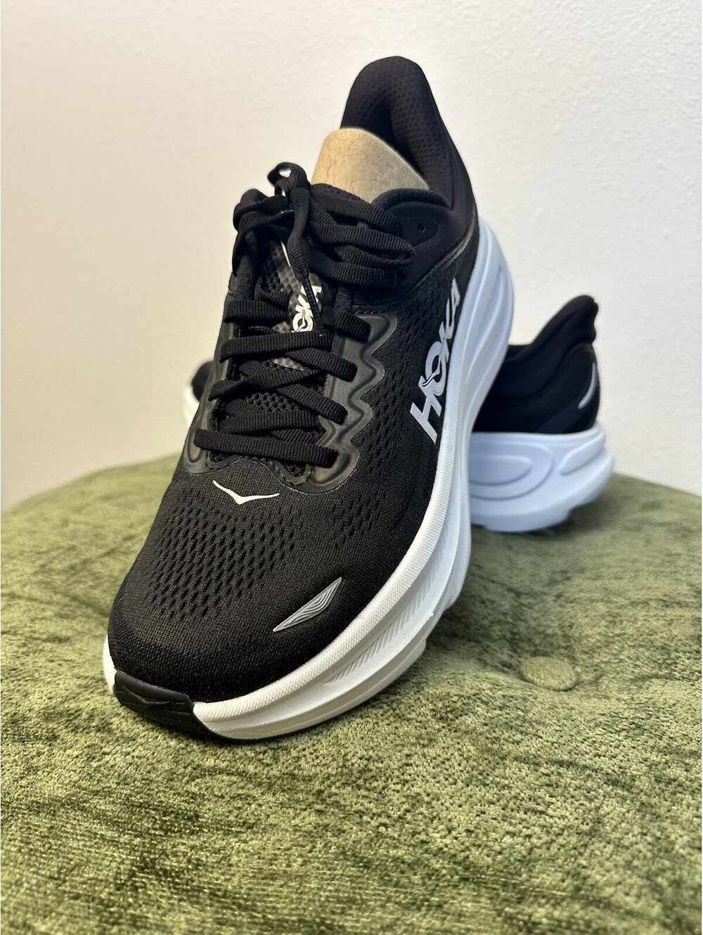 Hoka Bondi 9 Men's Running Shoes Black/White Size 8.5 D
